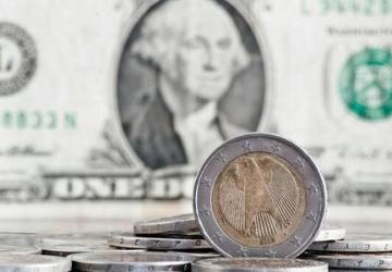 Dólar cai pela 11ª vez consecutiva e chega a R$ 5,81