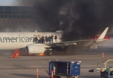 Pouso de Emergência! Avião Pega Fogo em Denver