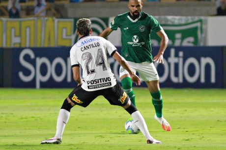 Corinthians não sai do 0 a 0 com Goiás e permanece no G5 do Brasileiro