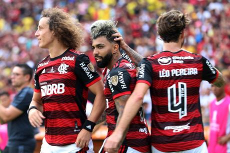 Gabigol decide e Flamengo conquista o tricampeonato da Libertadores