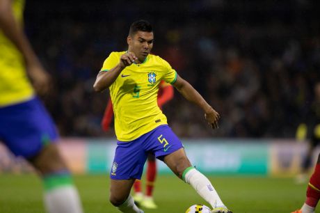 Casemiro mantém suspense sobre o substituto de Neymar contra a Suíça