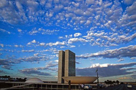 Congresso empossa hoje 513 deputados e 27 senadores