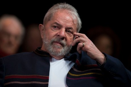 Lula defende democratização e regulação de plataformas digitais