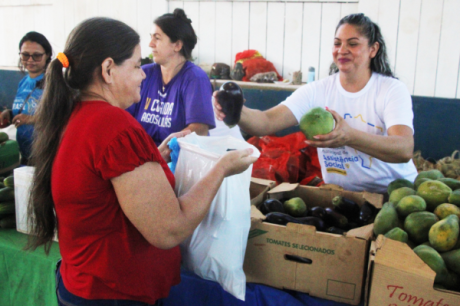 Moradores de Mojuí dos Campos são beneficiados com mais uma entrega de cestas do PAA