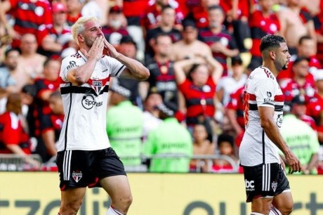 São Paulo vence Flamengo na partida de ida da final da Copa do Brasil