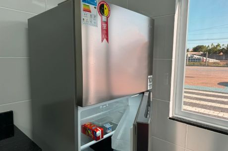 Desligar geladeira e freezer durante a noite não reduz energia elétrica