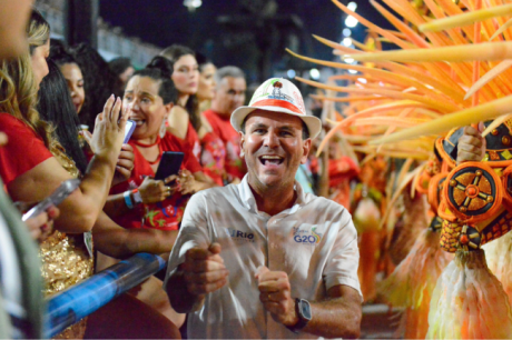 Carnaval 2024: veja fotos dos famosos na 1ª noite de desfiles no Rio de Janeiro