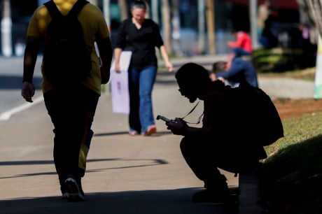 Um em cinco jovens brasileiros de 15 a 29 anos não estuda nem trabalha