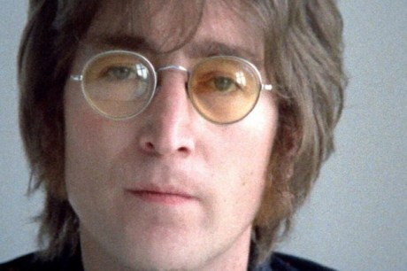 Violão perdido de John Lennon é leiloado por mais de R$ 14 milhões