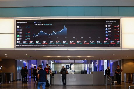 Ibovespa cai levemente: -0,13% em dia de incertezas