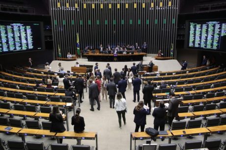 Plenário reúne-se nesta manhã para votar acordos internacionais