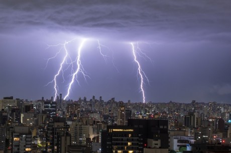 Brasil em Alerta: Tempestades e Frio Intenso!