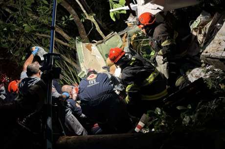 Aeronave cai em aldeia indígena de SP; uma pessoa morreu no local