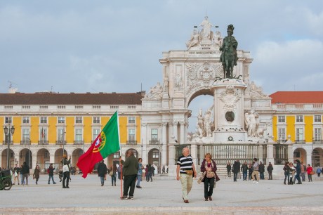 Portugal à Beira do Precipício: Governo em Risco!